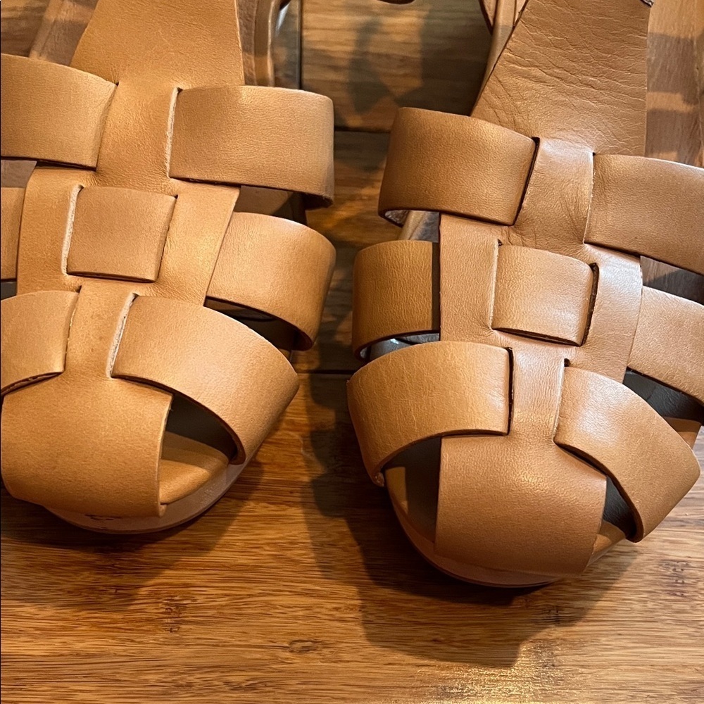 The Fisherman Sandal Clog size 10 Desert Camel - Picture 6 of 8